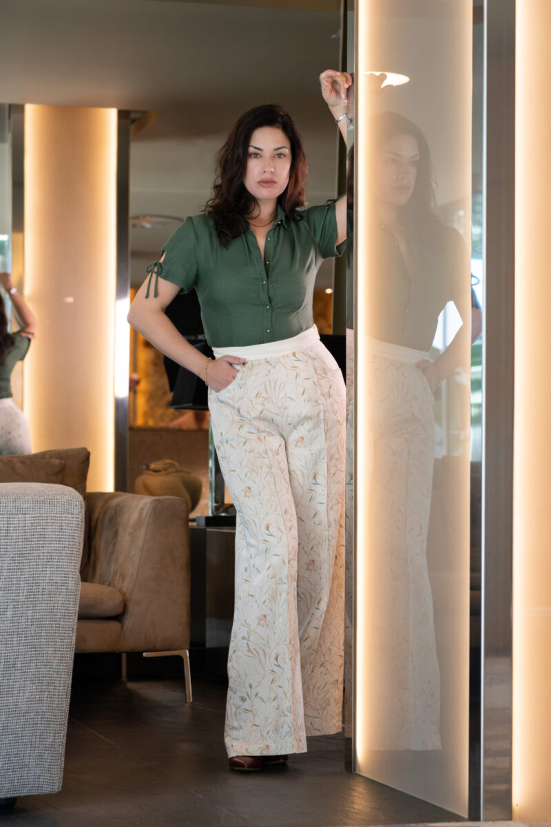 Pantalón beige estampado