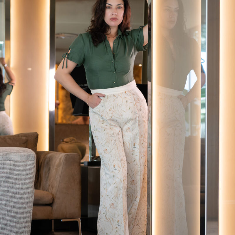 Pantalón beige estampado